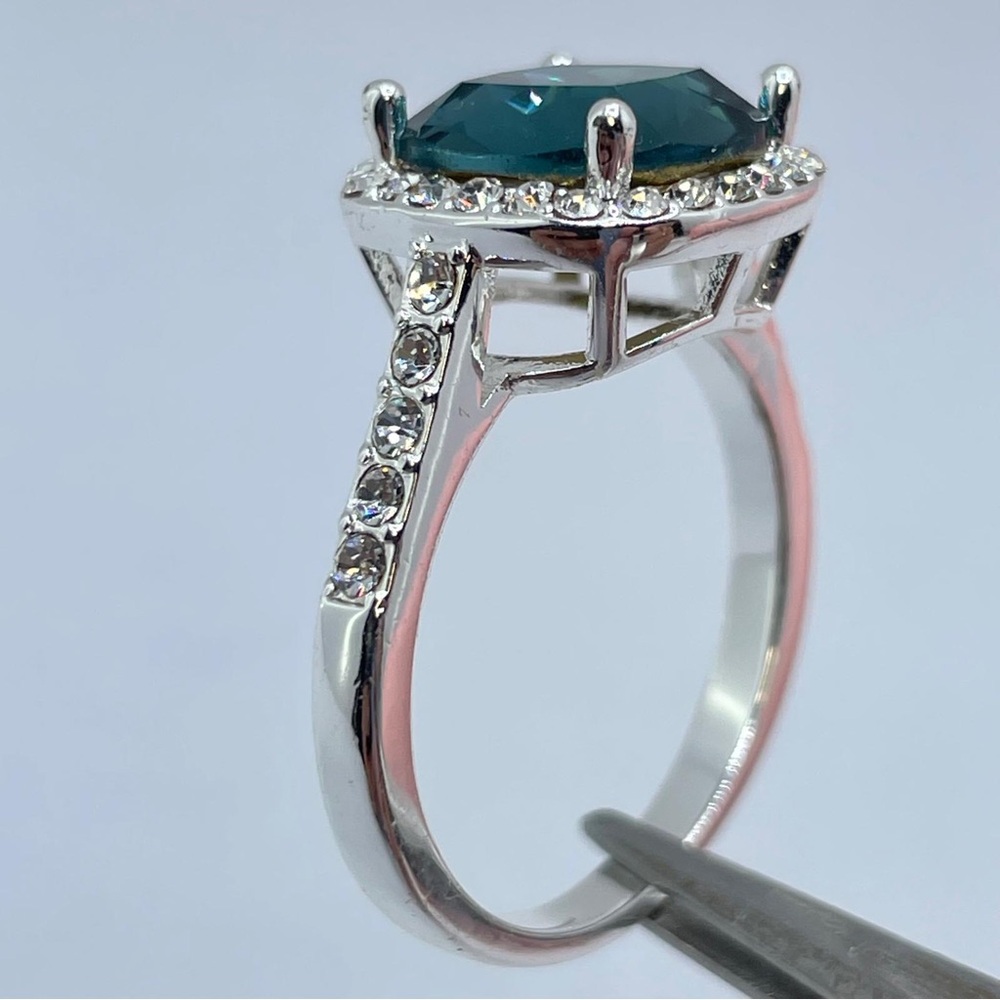London Blue Swarovski Crystal Cushion Cut Halo Ring Silver Teal Statement Sz 8 - Picture 5 of 8